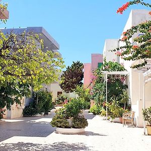 Evina Rooms & Suites